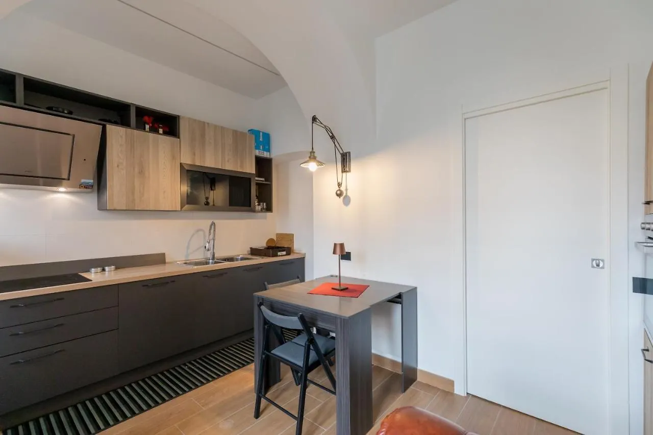 Exclusive Parking Flat X 4 Near Metro 1 Salvator Rosa Appartement Napels