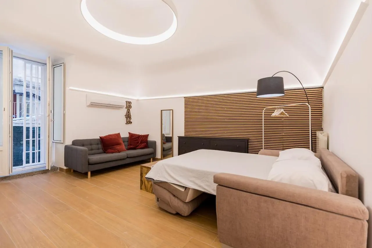 Exclusive Parking Flat X 4 Near Metro 1 Salvator Rosa Appartement Napels