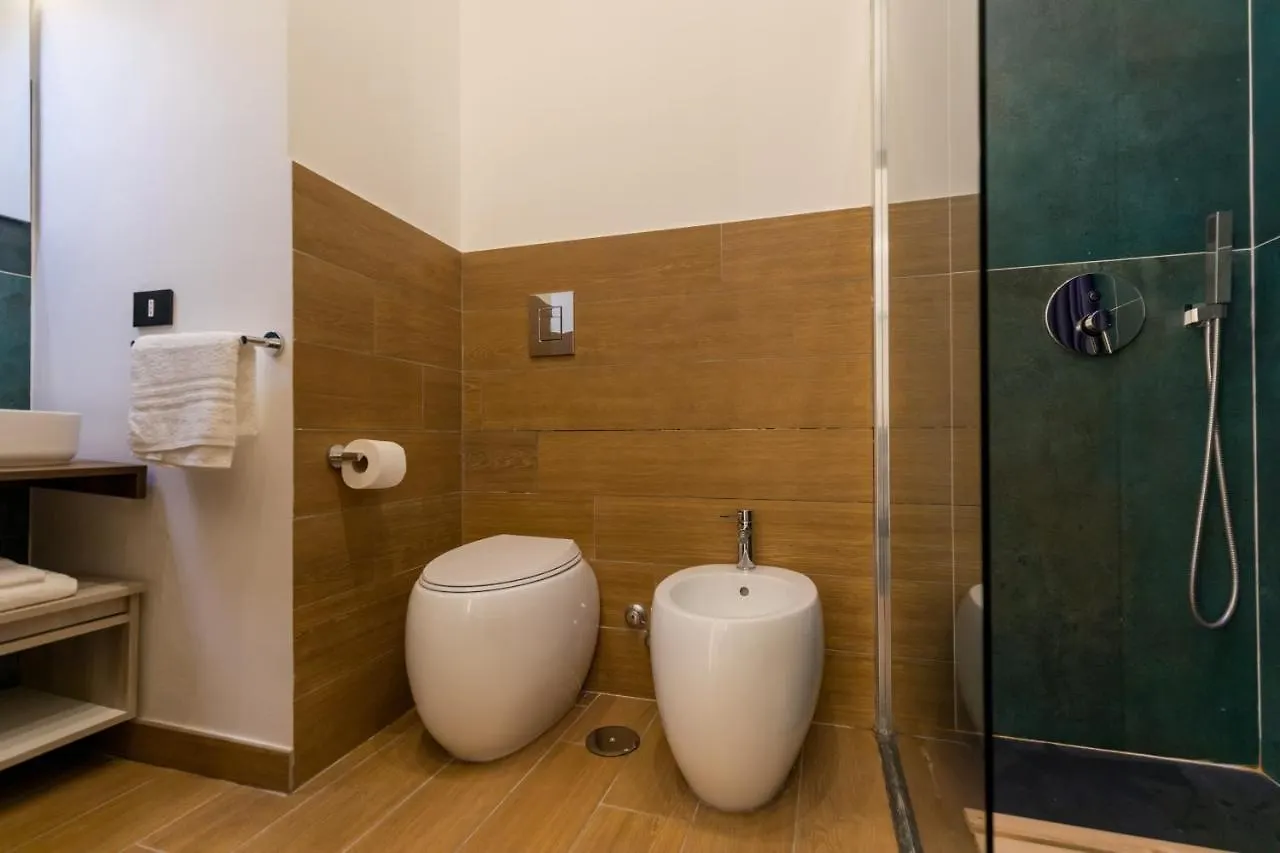 Апартаменты Exclusive Parking Flat X 4 Near Metro 1 Salvator Rosa Неаполь