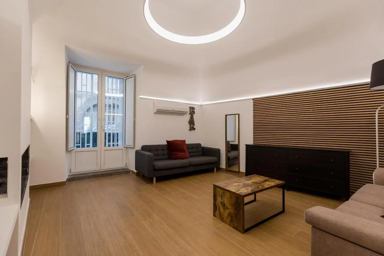 Апартаменты Exclusive Parking Flat X 4 Near Metro 1 Salvator Rosa Неаполь
