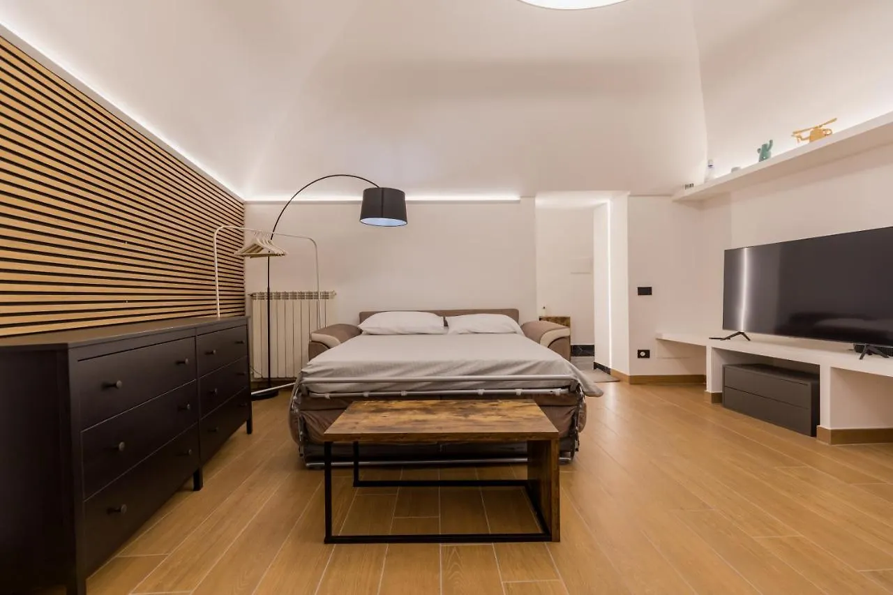 Апартаменты Exclusive Parking Flat X 4 Near Metro 1 Salvator Rosa Неаполь