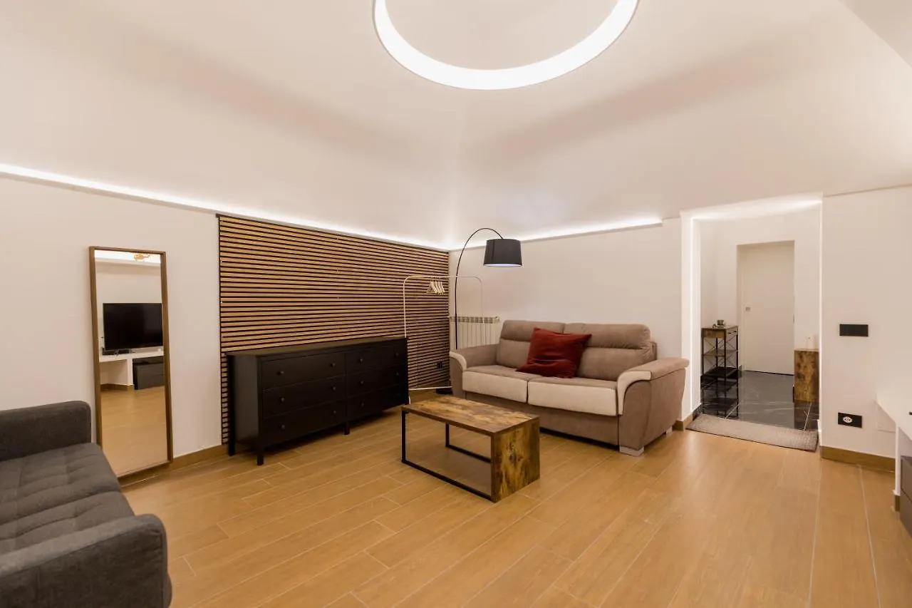 Exclusive Parking Flat X 4 Near Metro 1 Salvator Rosa Appartement Napels 0*,  Italië
