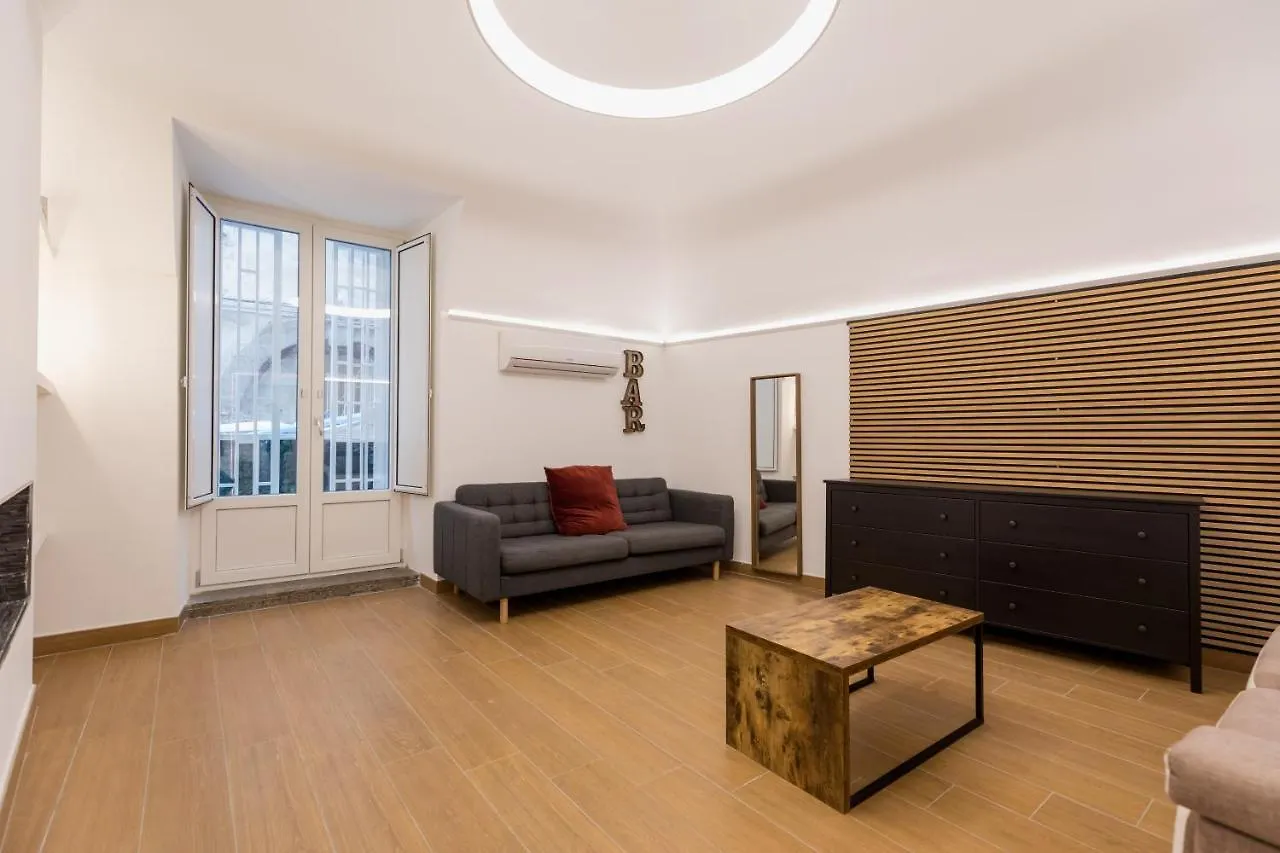 Exclusive Parking Flat X 4 Near Metro 1 Salvator Rosa Appartement Napels