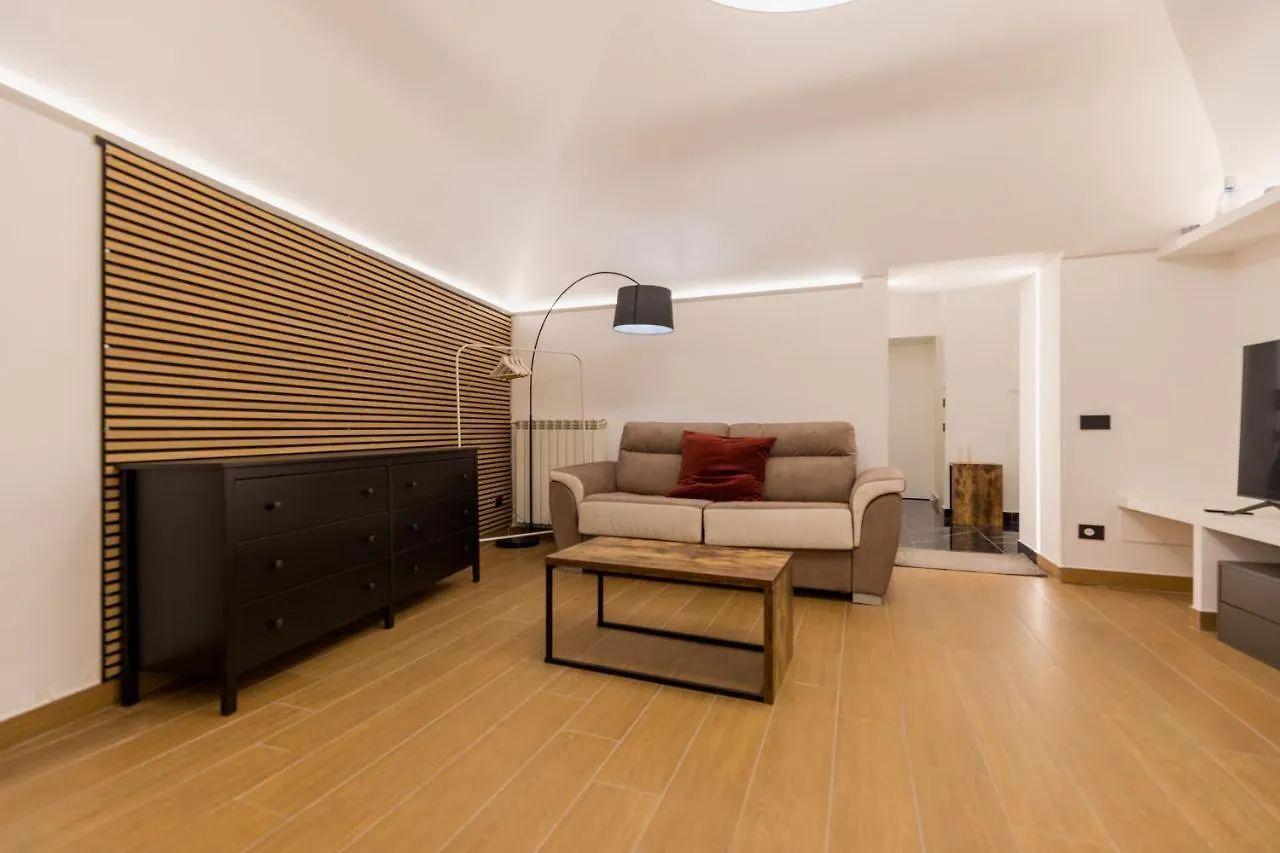 Апартаменты Exclusive Parking Flat X 4 Near Metro 1 Salvator Rosa Неаполь