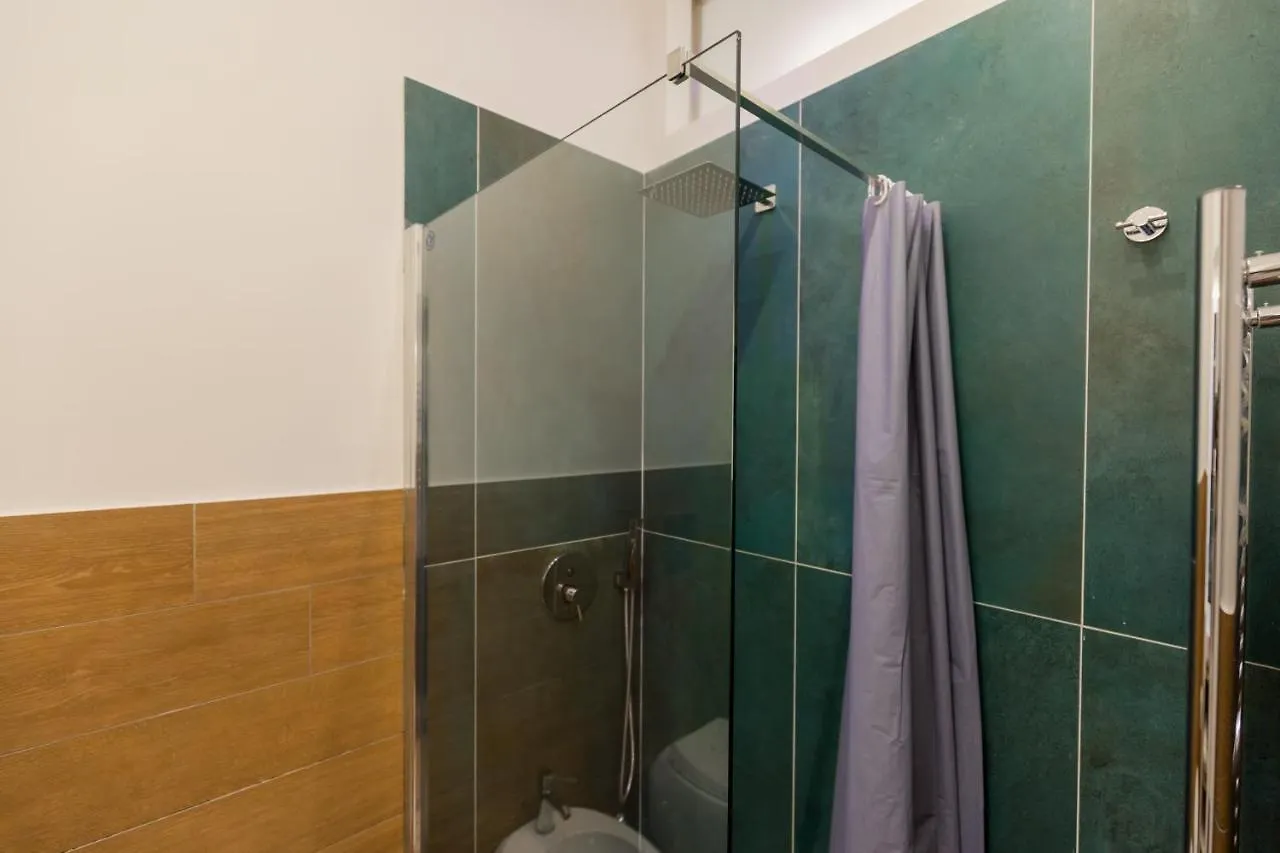 Exclusive Parking Flat X 4 Near Metro 1 Salvator Rosa Appartement Napels