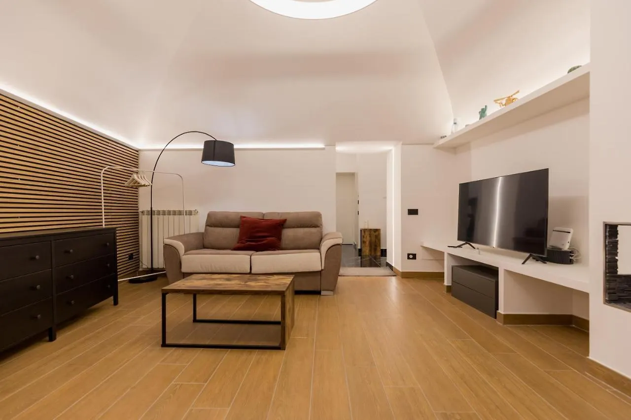 Апартаменты Exclusive Parking Flat X 4 Near Metro 1 Salvator Rosa Неаполь 0*,