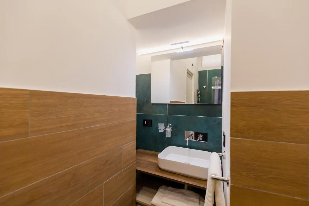 Apartment Ferienwohnung Exclusive Parking Flat X 4 Near Metro 1 Salvator Rosa Neapel