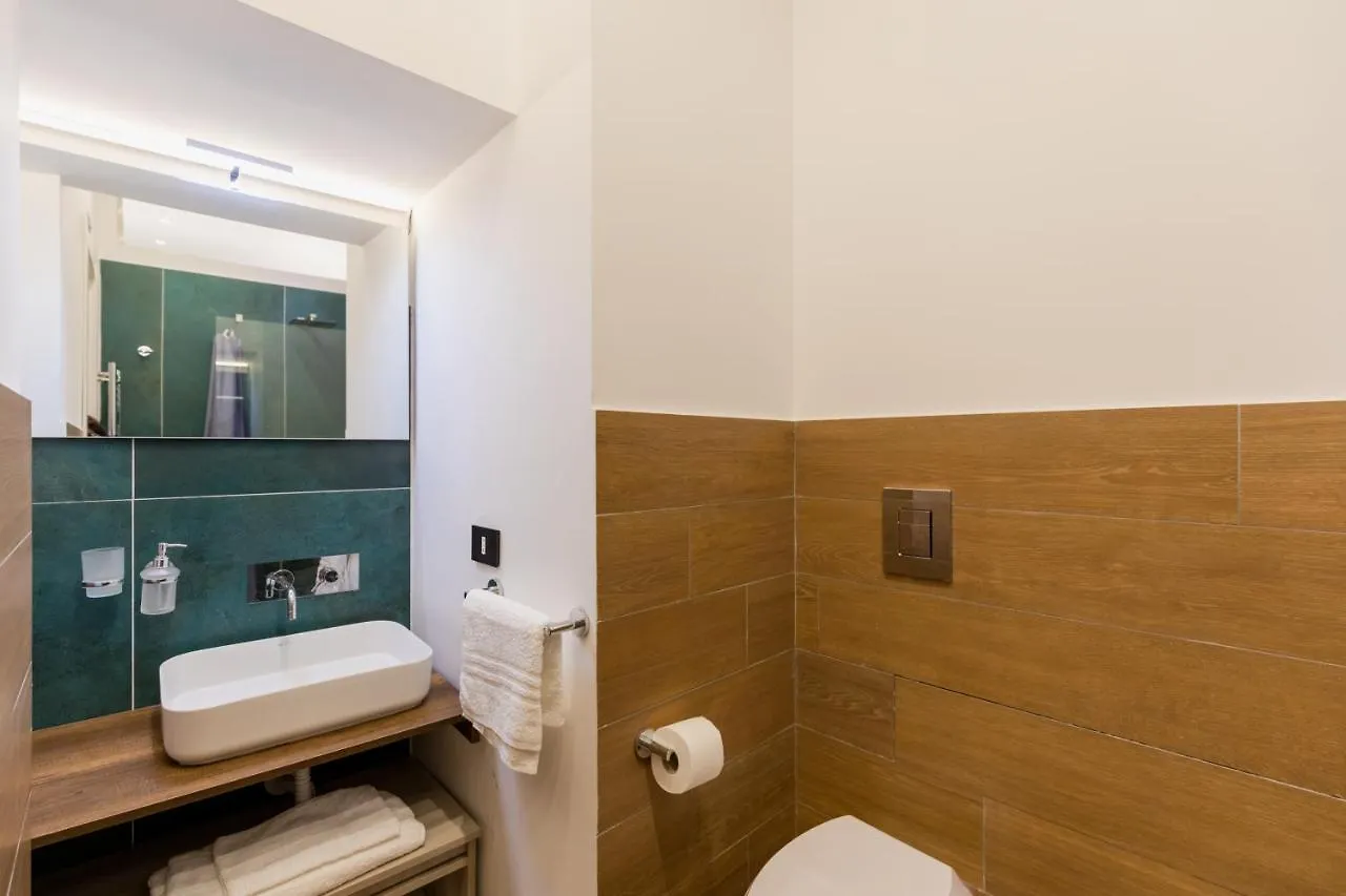 Ferienwohnung Exclusive Parking Flat X 4 Near Metro 1 Salvator Rosa Neapel 0*,